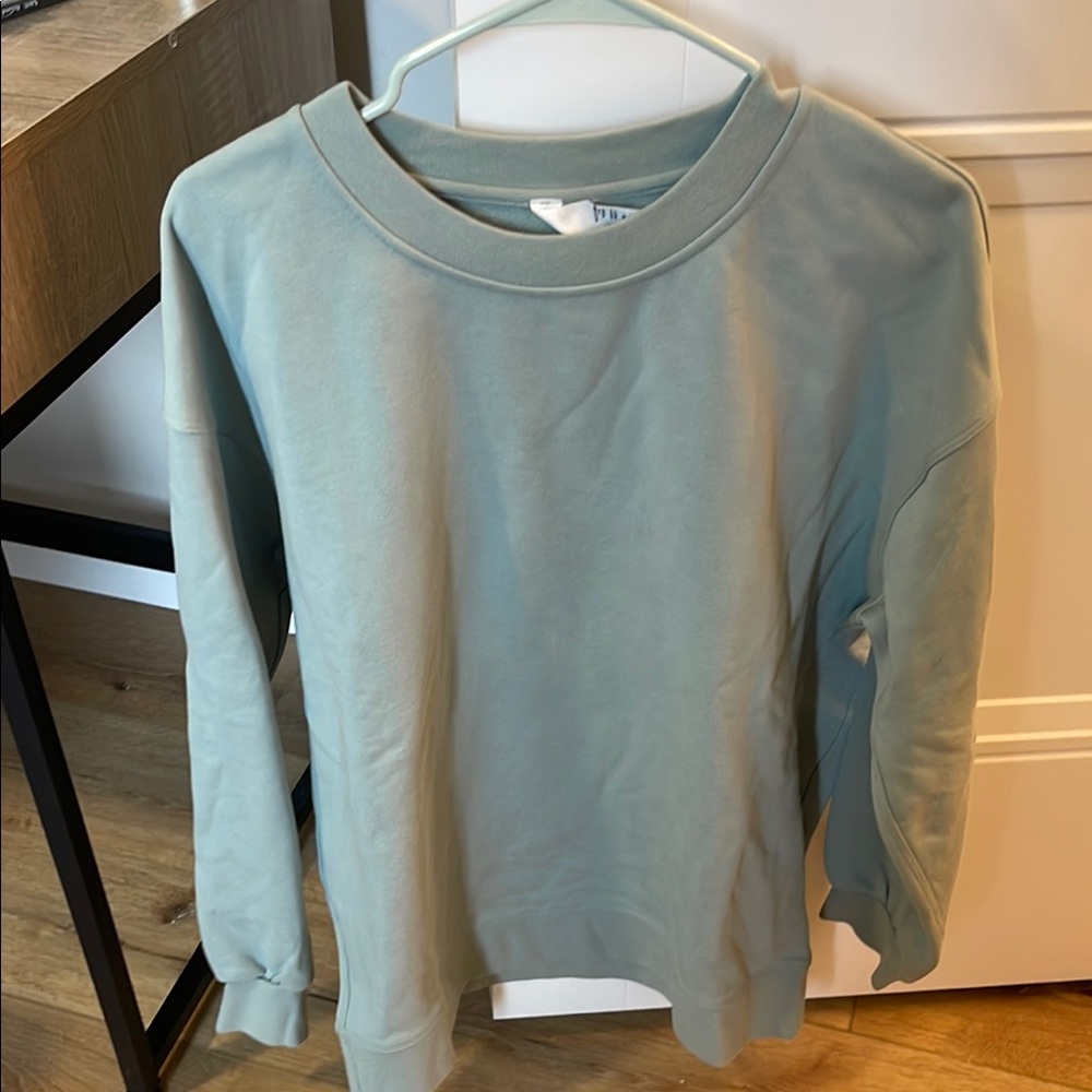 Lululemon womens crew neck size 6